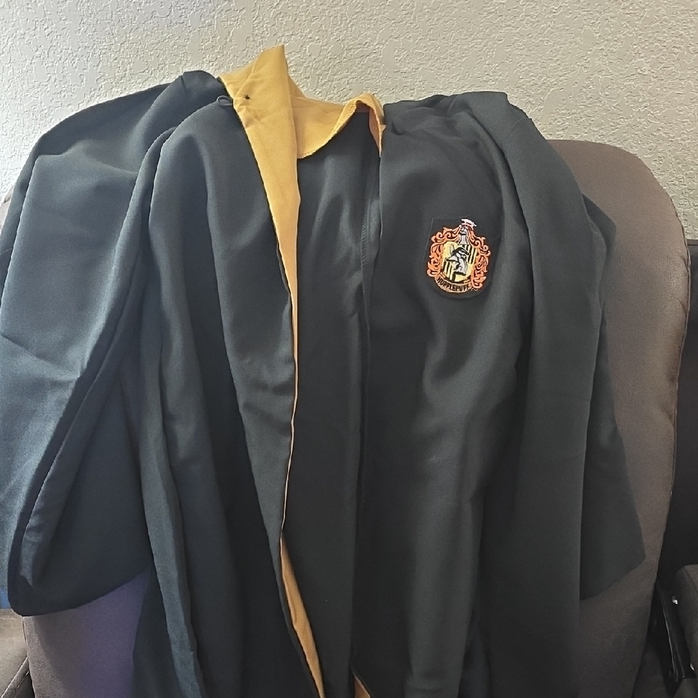 Hufflepuff Kids Wizard Costume Robe - Black and Gold